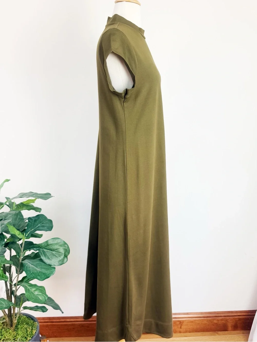 💋Anthropologie Olive Green Mock Neck Maxi Dress with Pocket